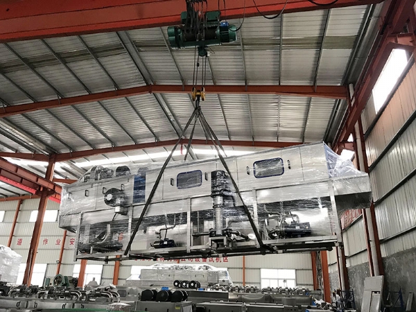 全自動烘干型洗筐機(jī),清洗機(jī),洗箱機(jī),風(fēng)淋室,周轉(zhuǎn)筐清洗,托盤清洗機(jī),烤盤清洗,物流箱清洗,醫(yī)療垃圾箱清洗