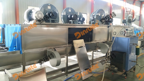 托盤清洗機清洗機設(shè)備廠家